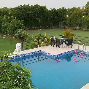 The Singh Farm Cosy Private Pool Farm Villa