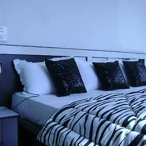 Aura Suites Bed & Breakfast