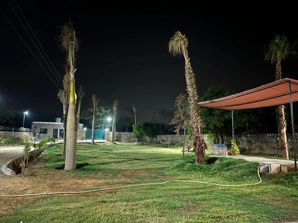Villa Entrie 2 Acre Farmhouse With Pool, 2 Rooms & Jacuzzi In Both Rooms Gurgaon