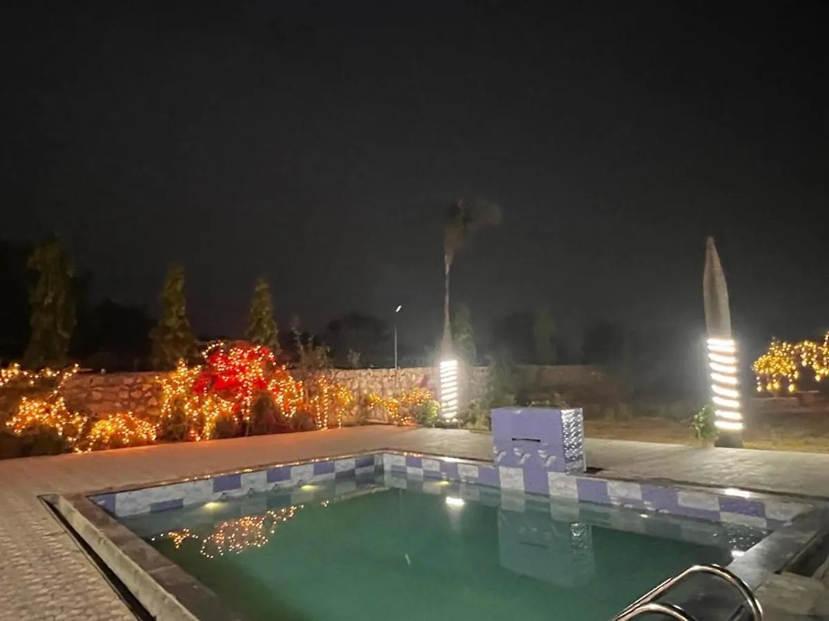 Entrie 2 Acre Farmhouse With Pool, 2 Rooms & Jacuzzi In Both Rooms Gurgaon
